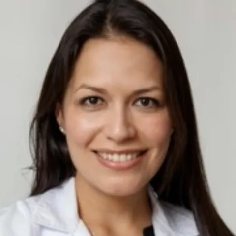 Doctora de la Clínica Universitaria Colombia, atención cercana y confiable en Bogotá