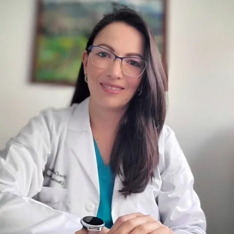 Doctora Carolina Mora Díaz, especialista de la Clínica Universitaria Colombia en Bogotá