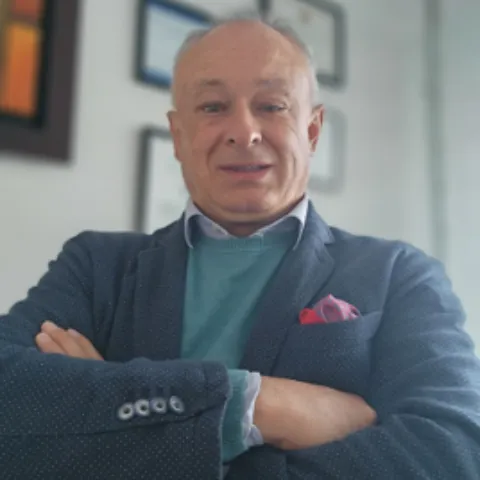 Doctor Diego Mauricio Aponte especialista en la Clínica Universitaria Colombia en Bogotá