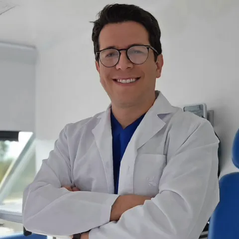 Doctor Fabio Motta, especialista de la Clínica Universitaria Colombia en Bogotá