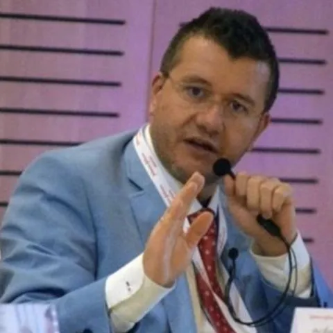 Doctor Jairo Rincón especialista en la Clínica Universitaria Colombia en Bogotá